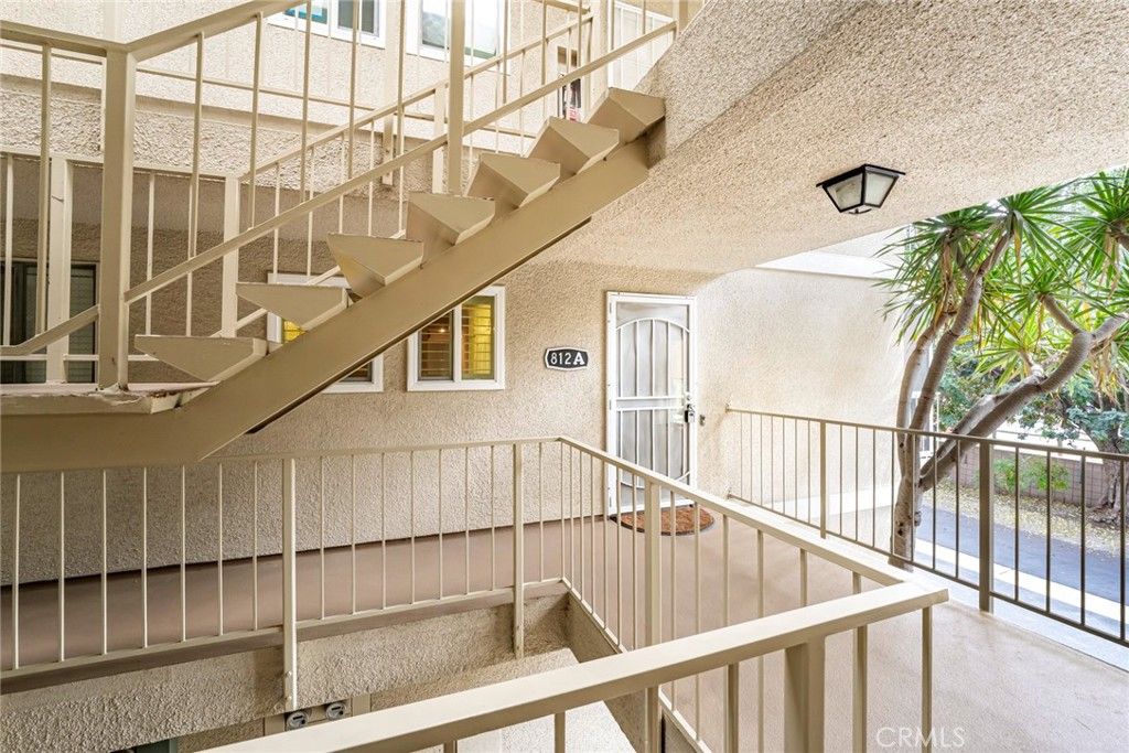 Photo of 812 Ronda Mendoza, Laguna Woods, CA 92637 (MLS # OC26072213)