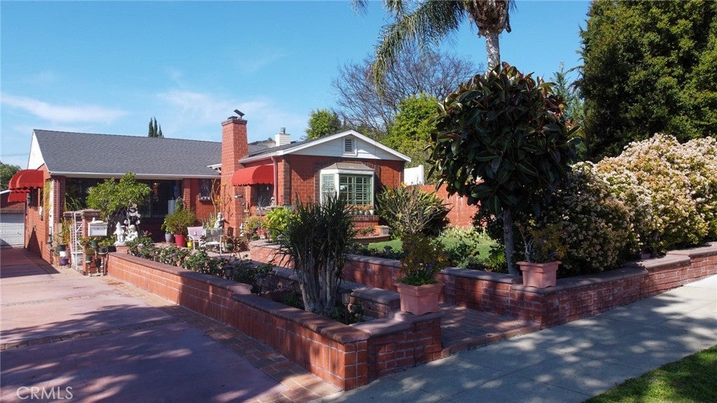 1343 Highland Ave