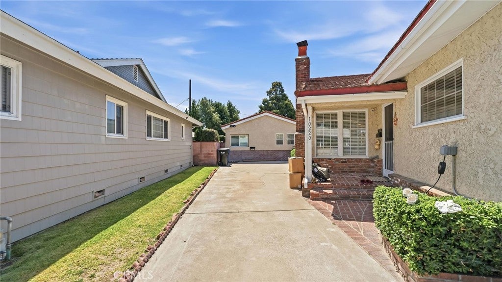 10220 Randwick Drive, Temple City CA 91780