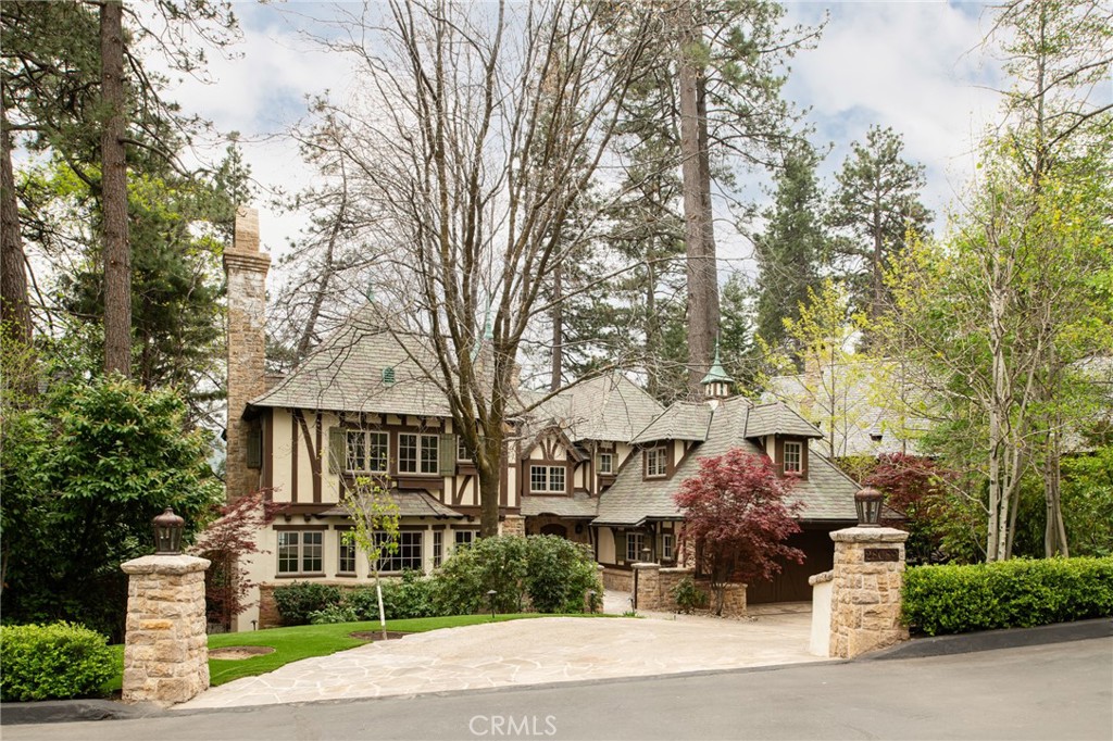 28089 Point Hamiltair