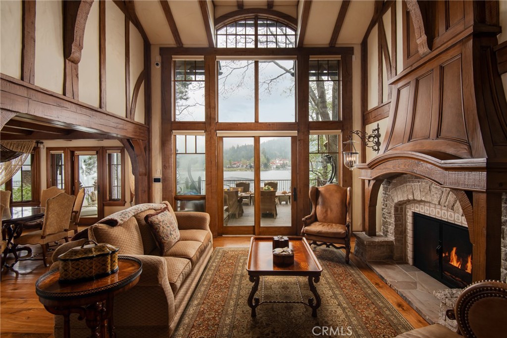 28089 Point Hamiltair