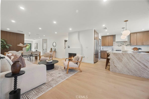 5747 BEVIS AVE, VAN NUYS, CA 91411 - Image f6fa3c67c06ca97ff339f17d46da41ac/2007979009