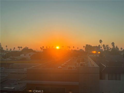 Tiny photo for 520 Avenue B #7, Redondo Beach, CA 90277 (MLS # SB25226186)