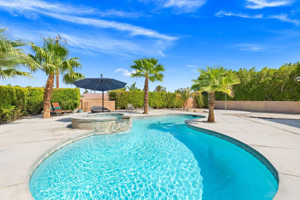 68400 Sandia Court