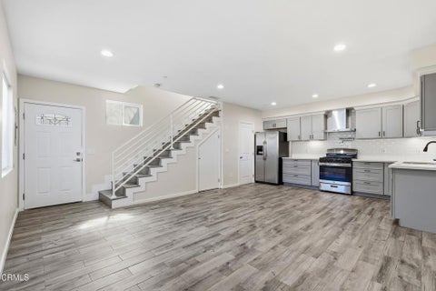 Photo of 6721 1/2 Vineland Avenue, North Hollywood, CA 91606 (MLS # P1-28597)