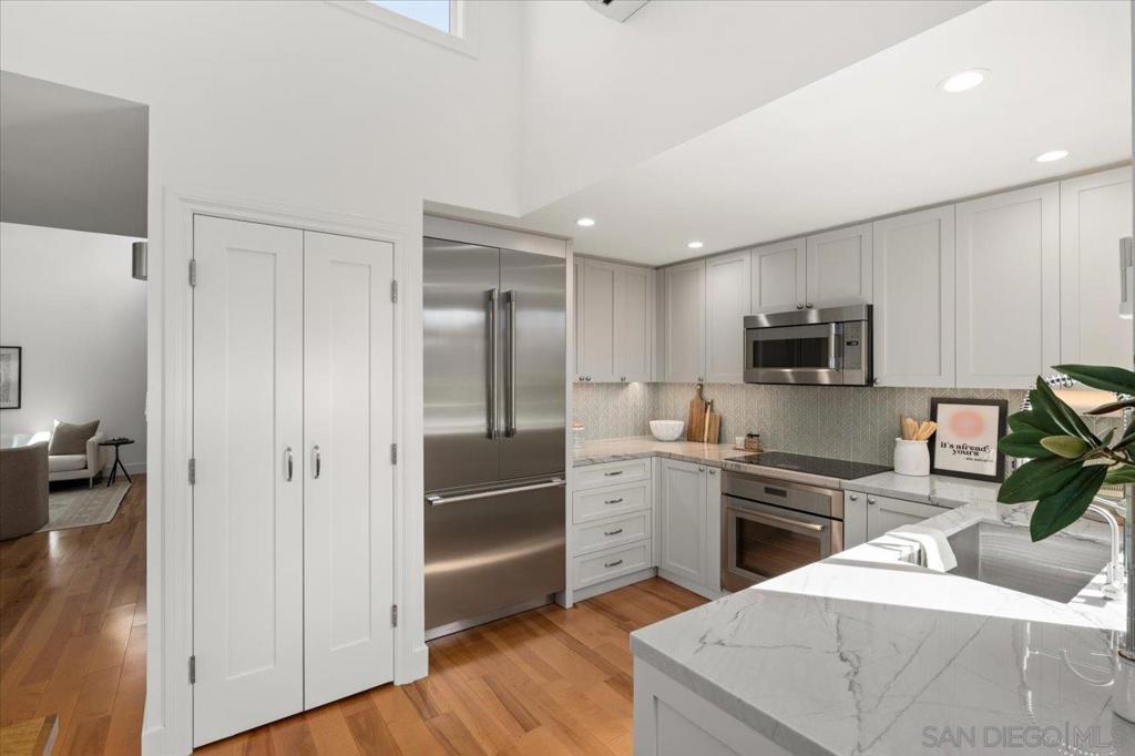 325 S Sierra Ave 26