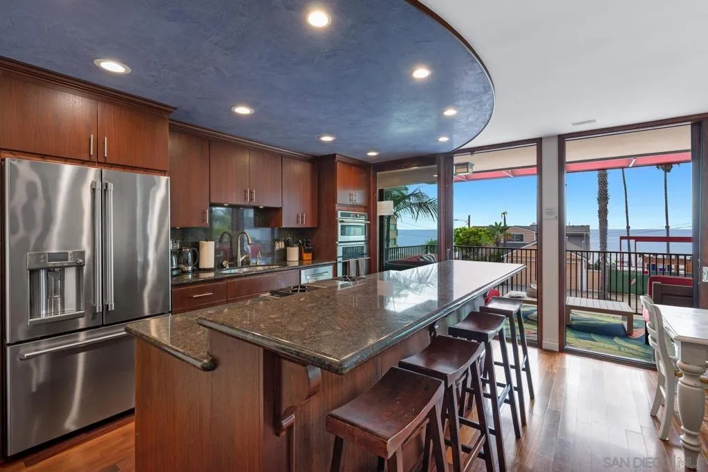 La Jolla, California 92037, United States, ,Residential,Active,167117