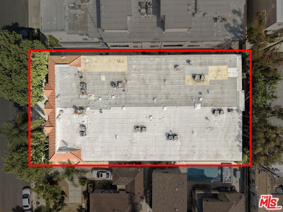 5712 Camellia Avenue