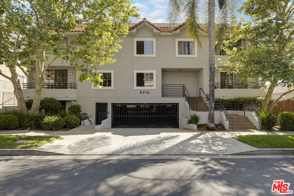 5712 Camellia Avenue