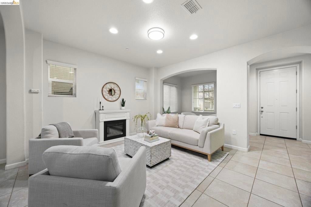 708 N Marquis Way