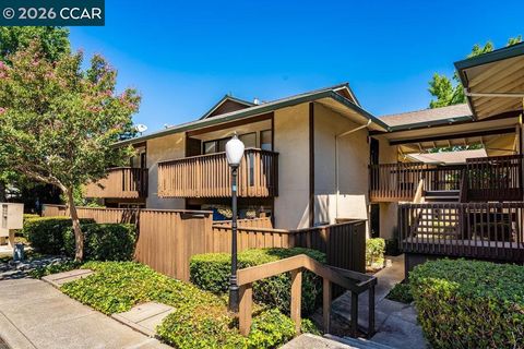 Photo of 1707 Mahogany Way Way #59, Antioch, CA 94509 (MLS # 41128666)