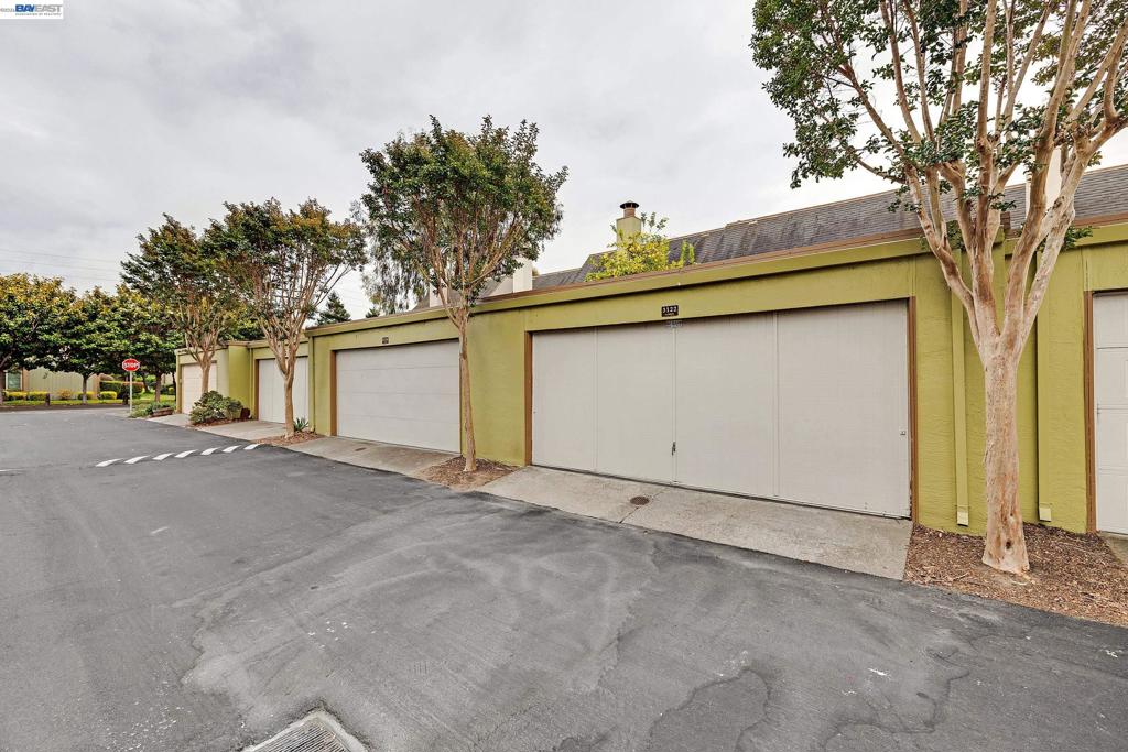 3122 La Cresta