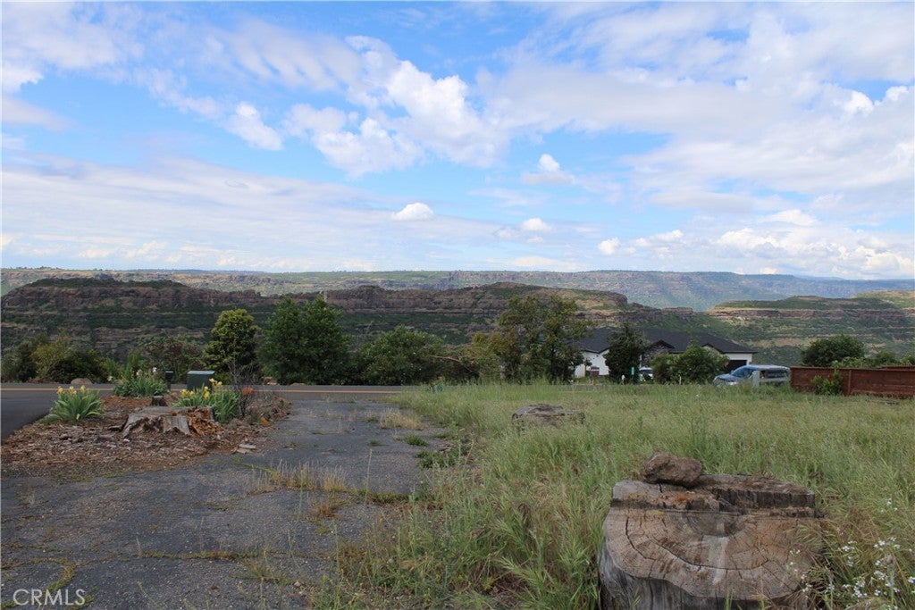 6096 Cliff