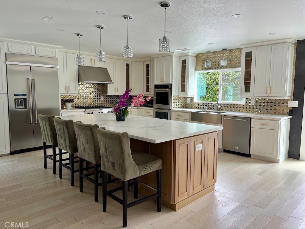 3303 Sawtooth Court