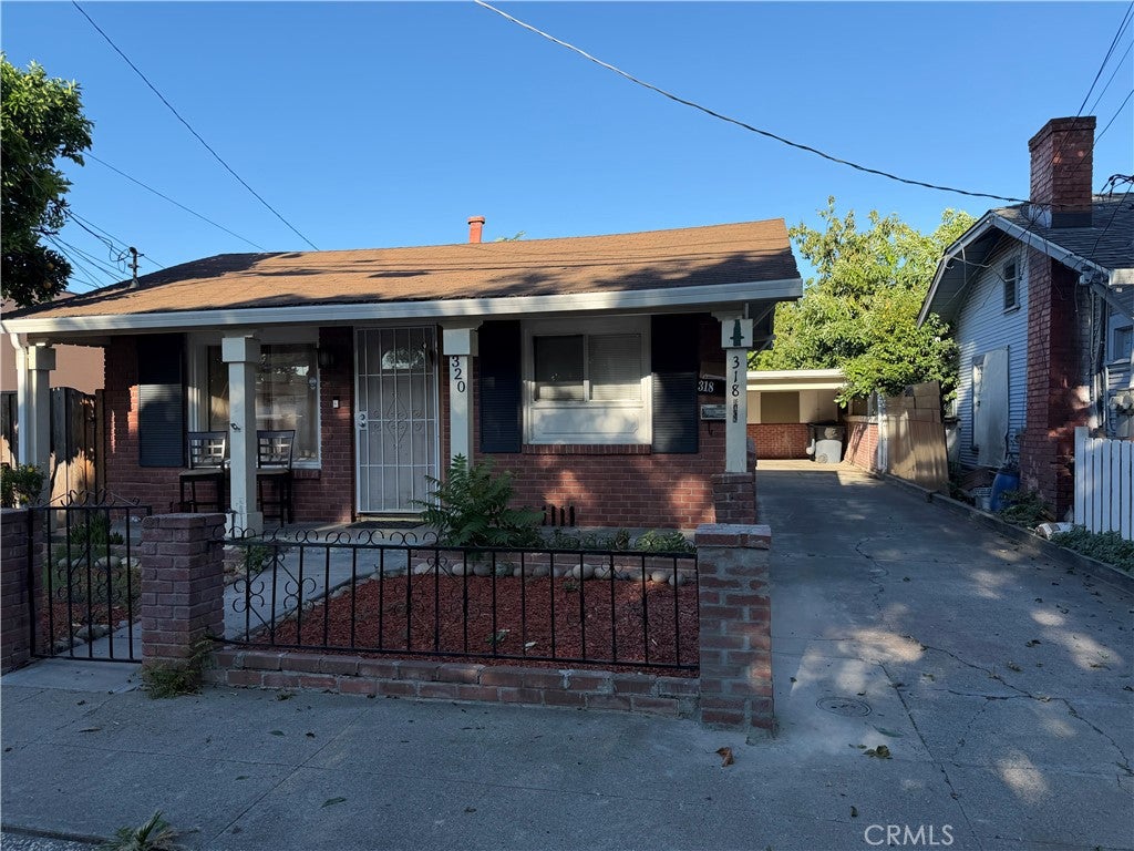 318 Raymond
