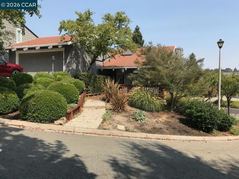 Photo of 20 Tamarisk, Moraga, CA 94556 (MLS # 41133427)