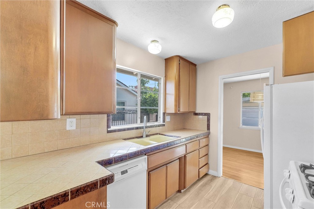 421 N Morada Avenue