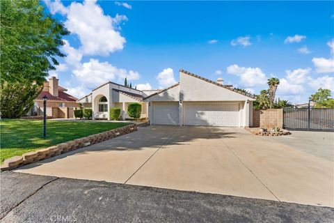 Photo of 5309 Gardendale Ln, Palmdale, CA 93551 (MLS # SR26076392)