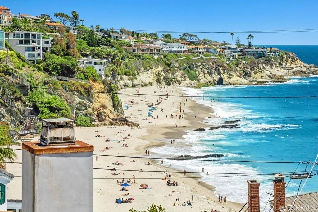 Photo of 31868 Circle Dr. DR, Laguna Beach, CA 92651 (MLS # LG26126870)