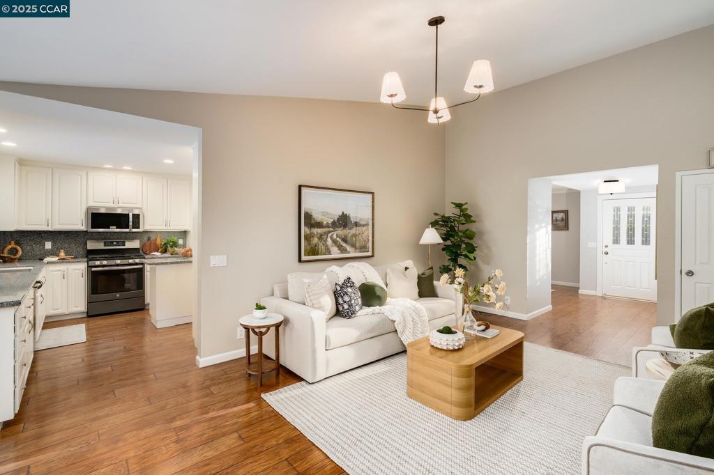 TWIN CREEK - Residential