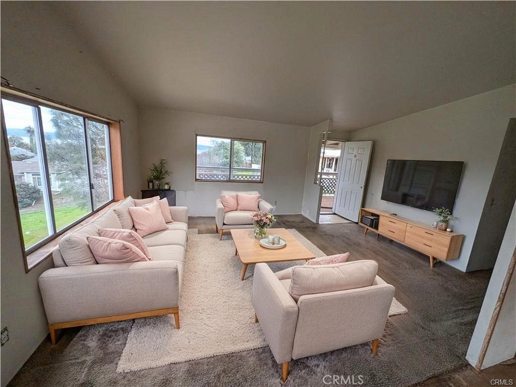 4367 Lakeview Terrace
