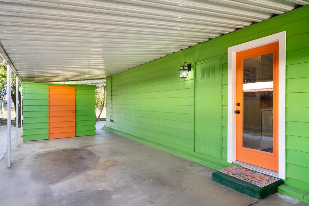 483 Calle Madrigal