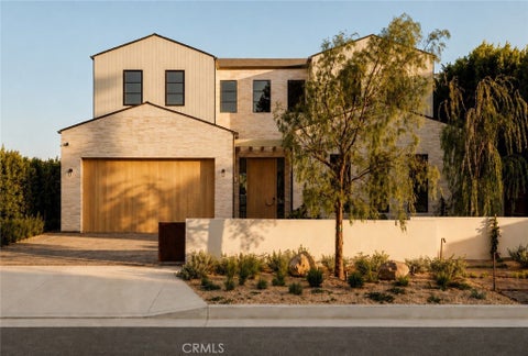 Photo of 4521 Mary Ellen Avenue, Sherman Oaks, CA 91423 (MLS # SR26168949)