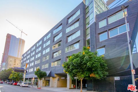 Photo of 901 S FLOWER Street #502, Los Angeles, CA 90015 (MLS # 26650689)