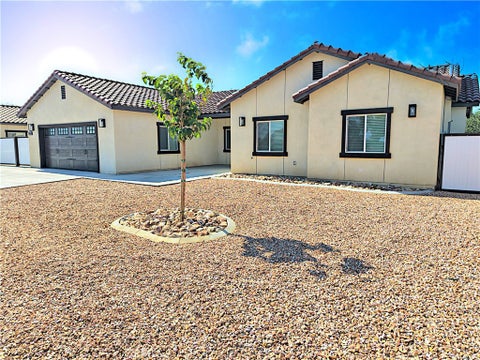 Photo of 9250 E Avenue R-14 E, Sun Village, CA 93543 (MLS # SR26199161)