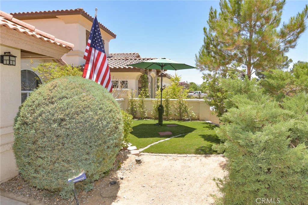 27573 Silver Lakes