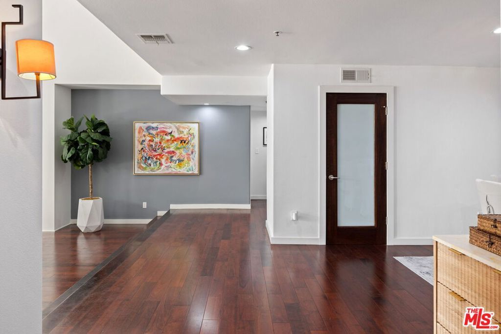 Photo of 12011 Goshen Avenue #301, Los Angeles, CA 90049 (MLS # 25599501)