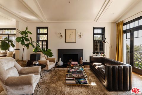 Photo of 430 Mesa Road, Santa Monica, CA 90402 (MLS # 25626855)