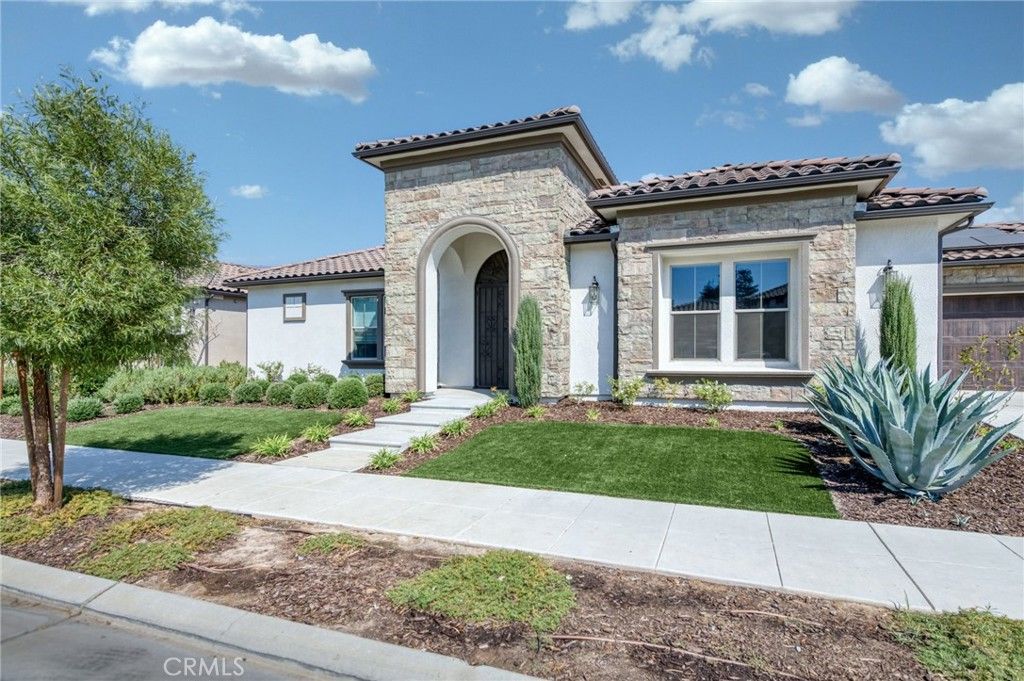 Photo of 2687 Trenton Ave, Clovis, CA 93619 (MLS # FR25221016)