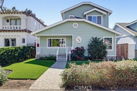 Photo of 616 36th ST, Manhattan Beach, CA 90266 (MLS # SB26185108)