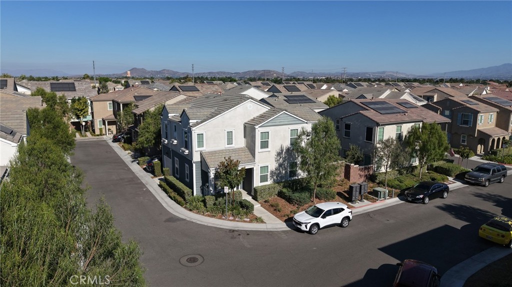 Chino Valley Unified School District
4 Bedrooms | 3 Bathrooms | 2 Stories | 2-Car Garage
Located in the desirable Harvest at The Preserve gated community, this beautiful and modern home offers plenty of space, comfort, and style—perfect for families or anyone looking for a relaxing, move-in-ready place to call home.
Home Features
New paint and new carpet throughout
Private guest suite with full bathroom – great for in-laws, guests, or a home office
Open living, dining, and kitchen area with high ceilings, natural light, and modern finishes
Kitchen with granite countertops, cherry wood cabinets, stainless steel appliances, and large island
Private back porch off the living area – perfect for relaxing
Spacious primary suite with walk-in closet and luxury bathroom (dual sinks, soaking tub, separate shower)
Second bedroom with private bathroom and stand-up shower
Community Amenities
* Pools, parks, fitness centers, clubhouse, and walking trails
* Secure gated community
Prime Location
* Near I-15, CA-83, and CA-60 for easy commuting
* Close to Costco, Target, and The Shoppes at Chino Hills
* Part of the top-rated Chino Valley Unified School District
Additional Info
* Appliances included: Refrigerator, washer & dryer
* No pets allowed
* Attached 2-car garage
* Tenant pays all utilities
* Tenant to maintain backyard