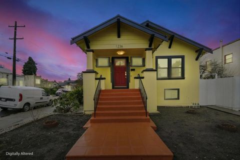 Photo of 1236 Portland Ave, Albany, CA 94706 (MLS # ML82038504)