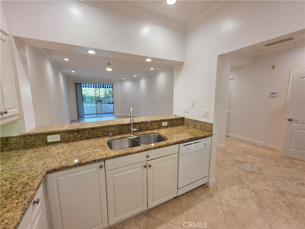25432 Sea Bluffs 102