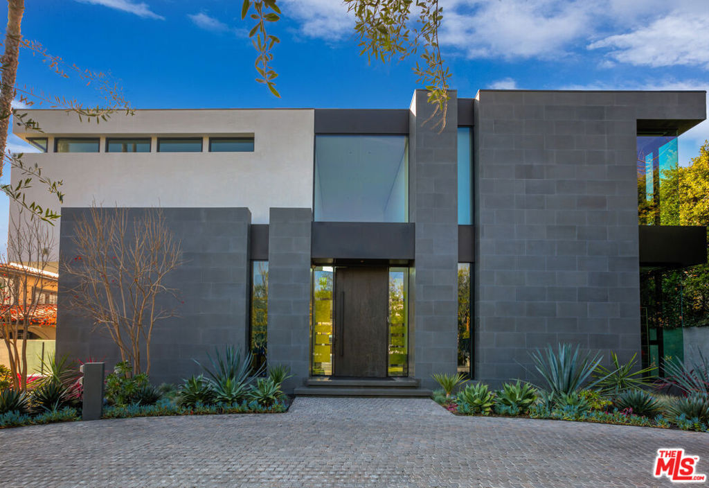 809 N Rexford Drive
