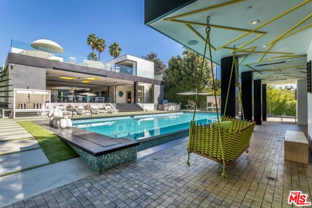 809 N Rexford Drive