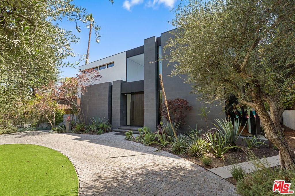 809 N Rexford Drive