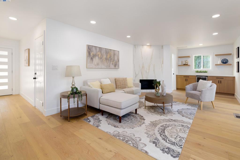 PLEASANT VALLEY - Residential