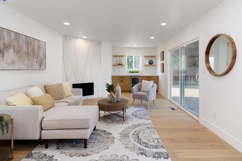 PLEASANT VALLEY - Residential