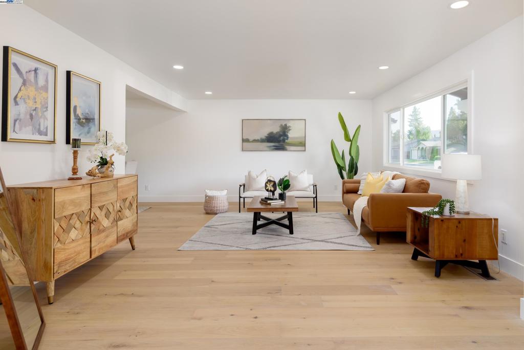 PLEASANT VALLEY - Residential