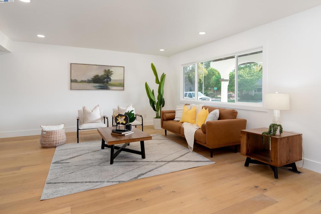 PLEASANT VALLEY - Residential