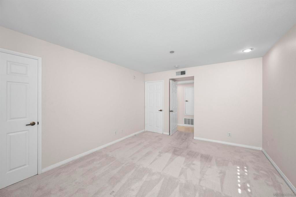 listing image 130726272352901124222