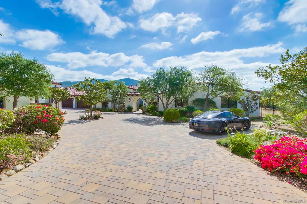 8159 Doug Hill Hl, San Diego CA 92127