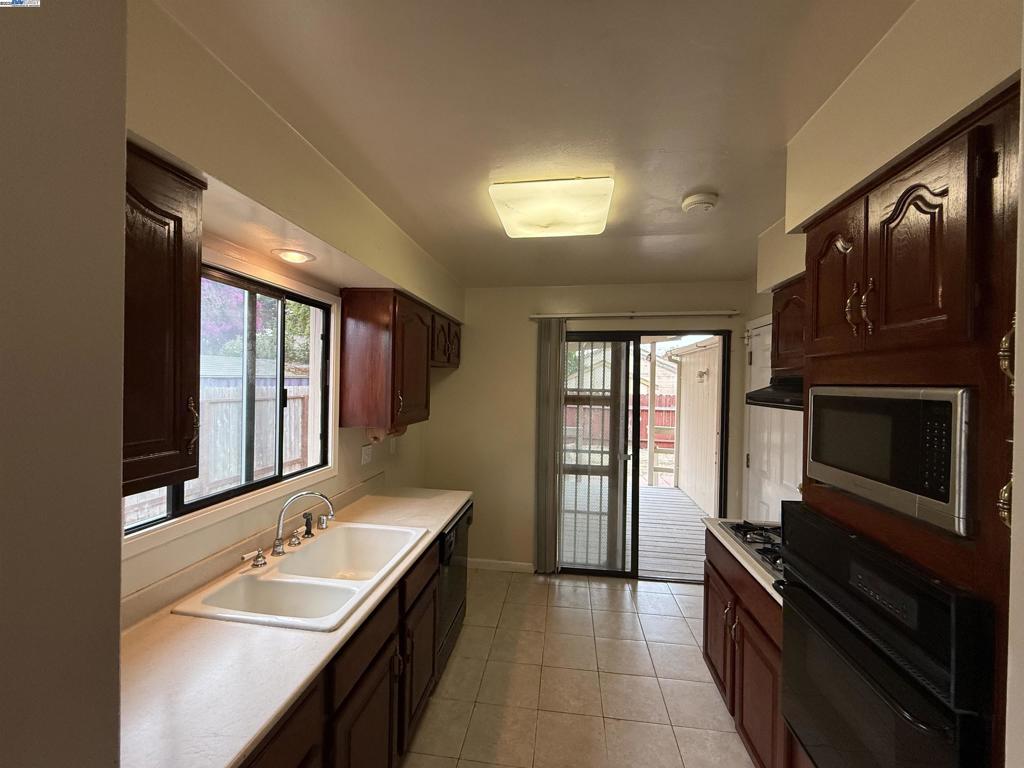 BROOKSIDE - Residential