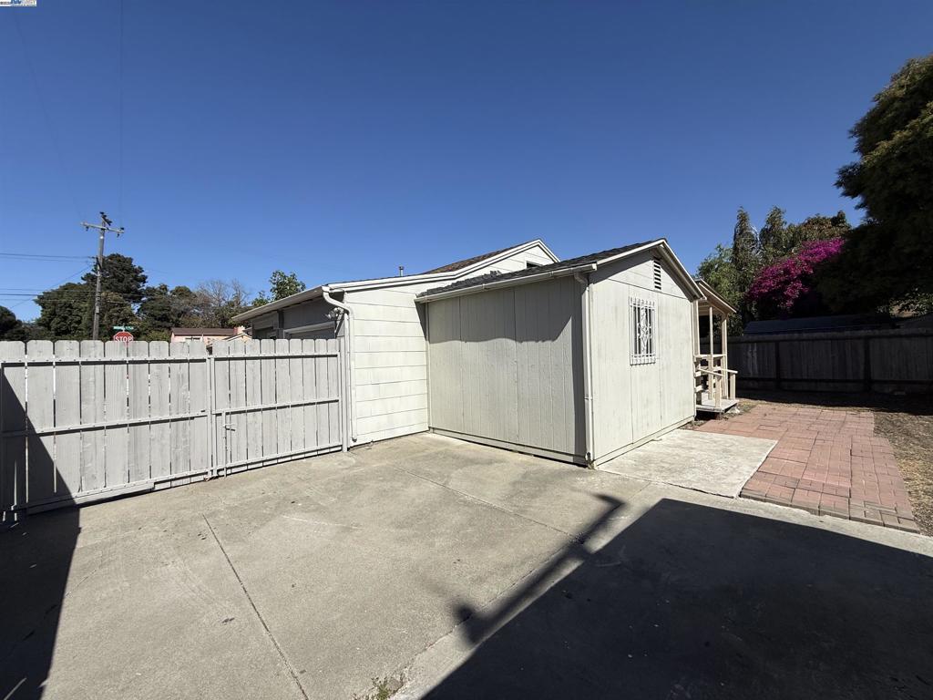 BROOKSIDE - Residential