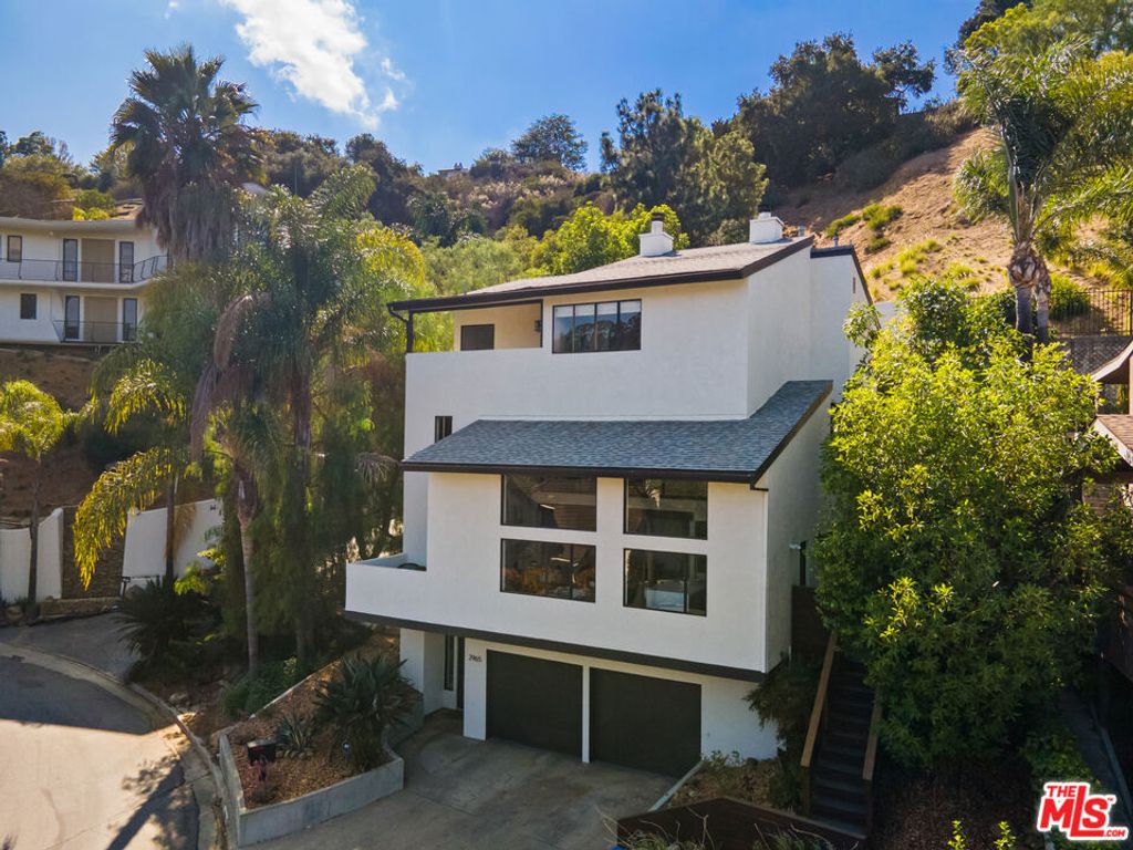 Photo of 2965 Passmore Drive, Los Angeles, CA 90068 (MLS # 25581451)