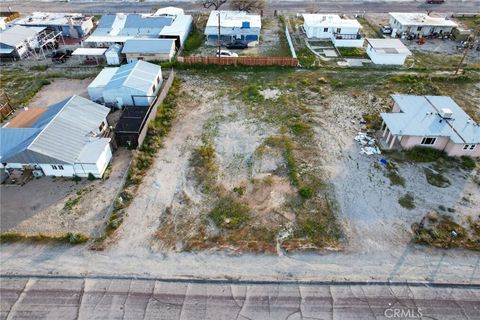 Photo of 13797 Sutter St St, Trona, CA 93562 (MLS # SW26041590)